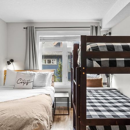 Charming 1 Bdrm Plus Loft With Views Managed By Little Sister Getaways Canmore Exterior foto