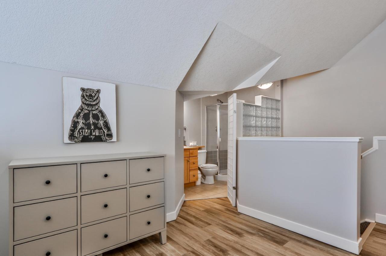 Charming 1 Bdrm Plus Loft With Views Managed By Little Sister Getaways Canmore Exterior foto