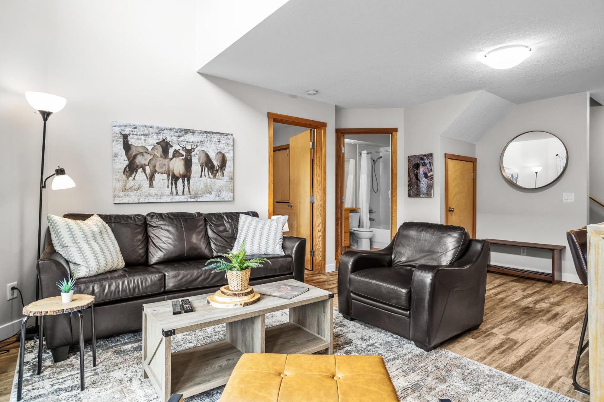 Charming 1 Bdrm Plus Loft With Views Managed By Little Sister Getaways Canmore Exterior foto
